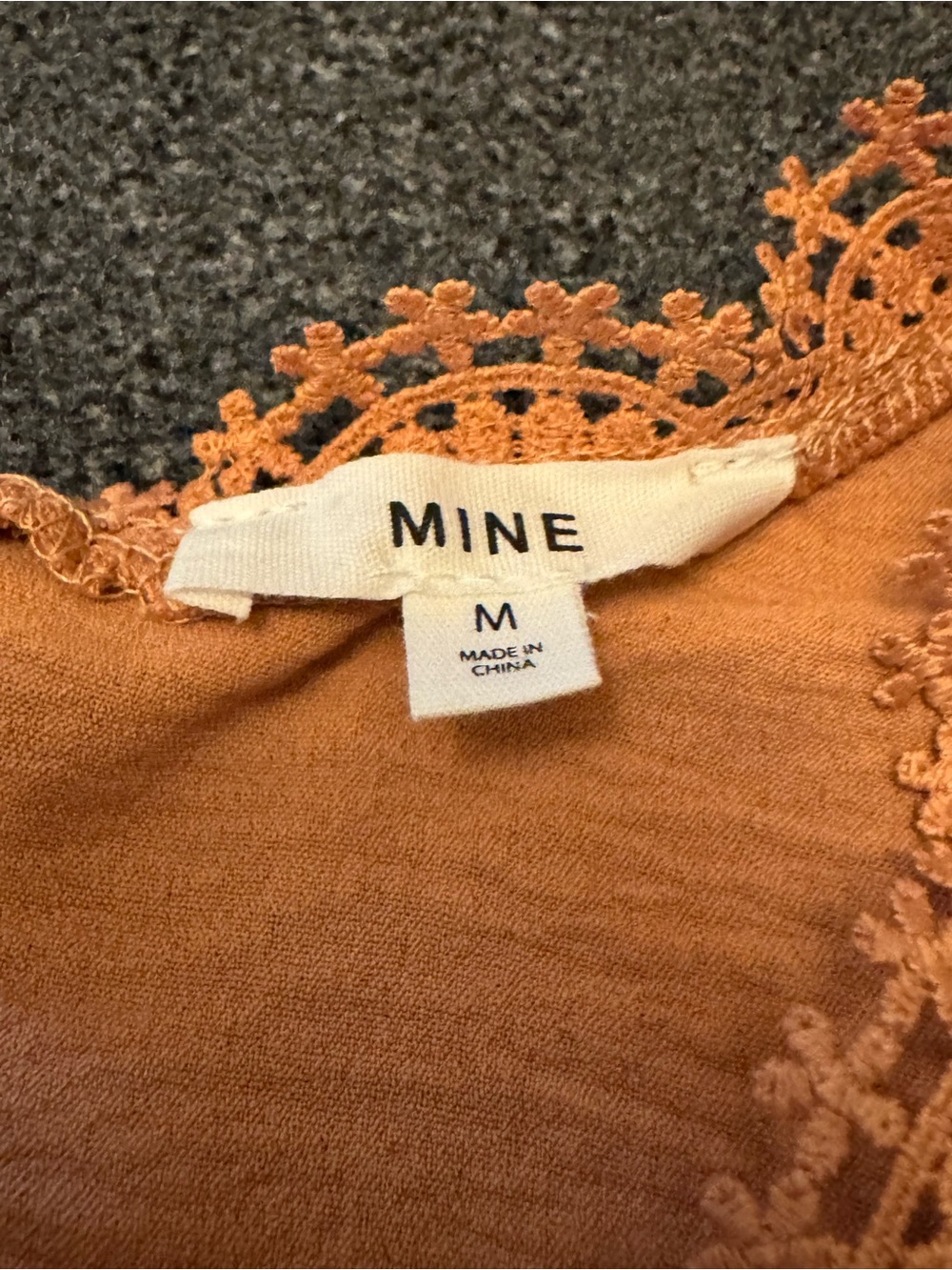 MiNE Rust Flutter Sleeve V-Neck Lace Trim Blouse – Boho Chic Back-Tie Top- M - Picture 8 of 9